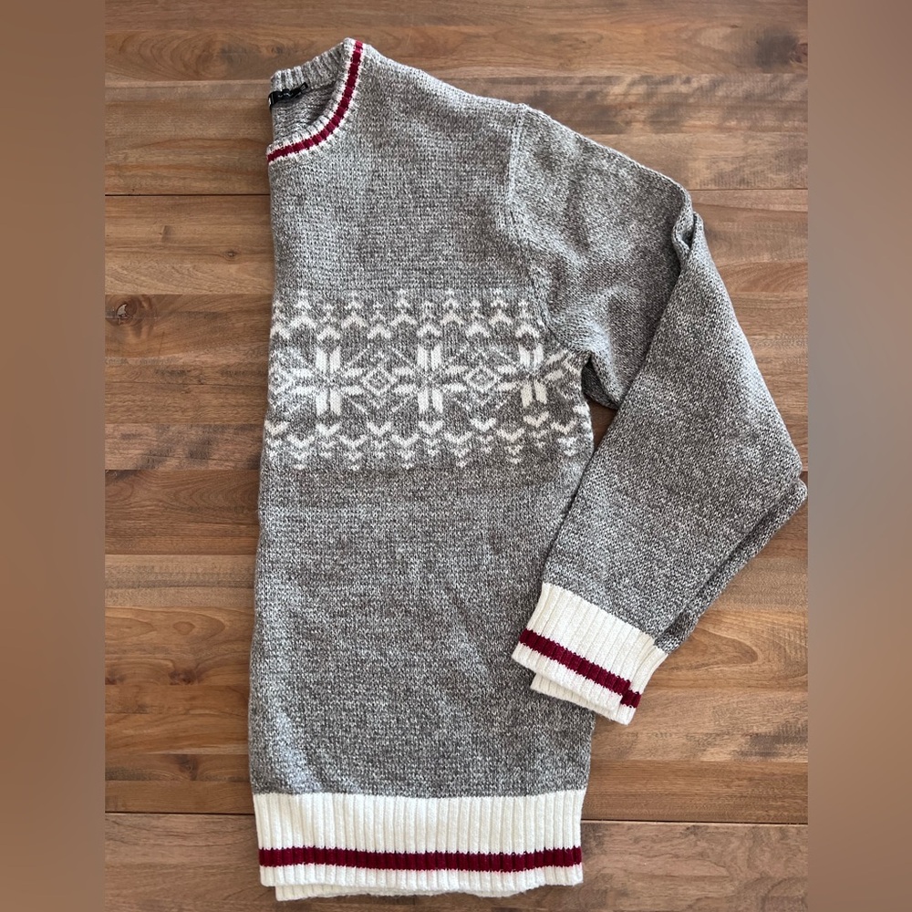 Simons Gray and White snowflake Sweater